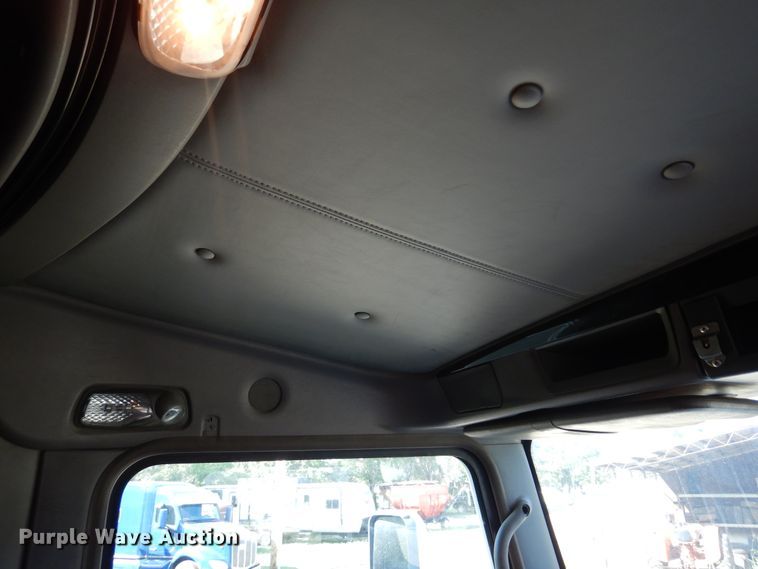 image for item DM5080 2012 Kenworth T660  semi truck