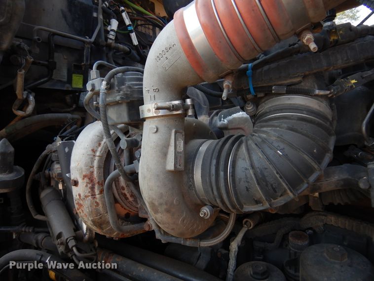 image for item DM5080 2012 Kenworth T660  semi truck