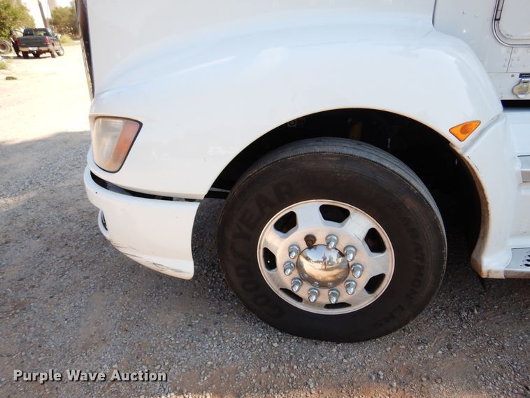 image for item DM5080 2012 Kenworth T660  semi truck