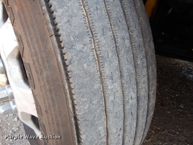 image for item DM5080 2012 Kenworth T660  semi truck