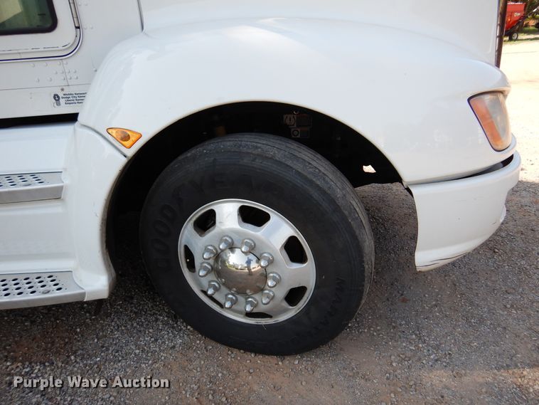 image for item DM5080 2012 Kenworth T660  semi truck