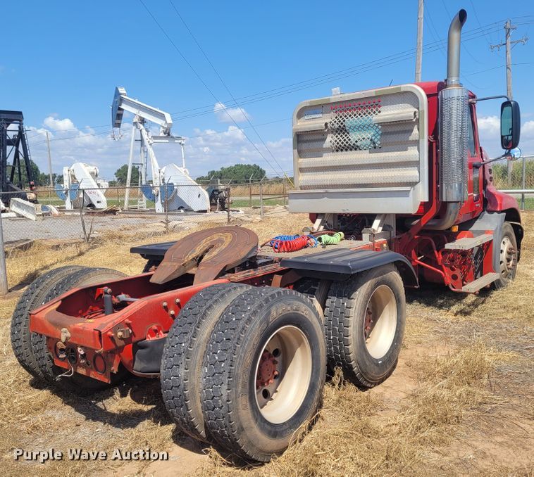 image for item FC9039 2004 Mack CX613 Vision  semi truck