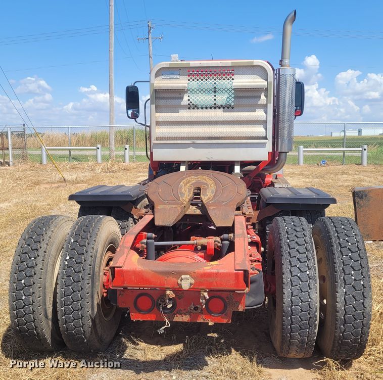 image for item FC9039 2004 Mack CX613 Vision  semi truck