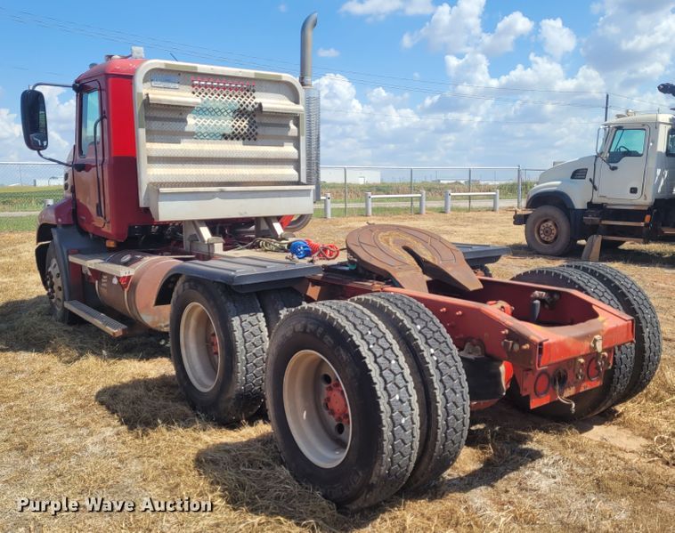 image for item FC9039 2004 Mack CX613 Vision  semi truck