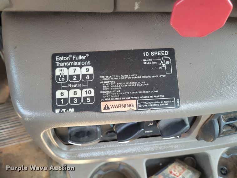 image for item FC9039 2004 Mack CX613 Vision  semi truck