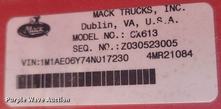 image for item FC9039 2004 Mack CX613 Vision  semi truck