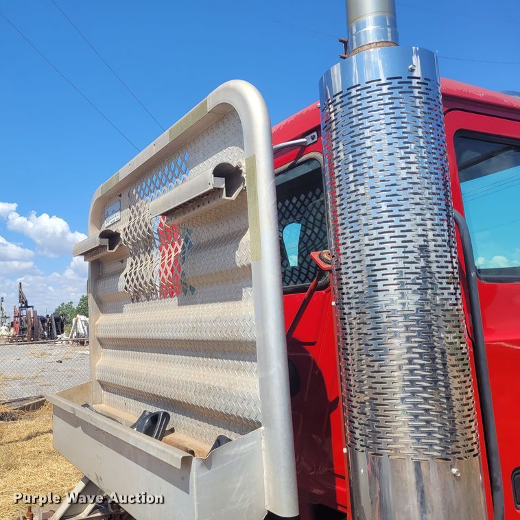 image for item FC9039 2004 Mack CX613 Vision  semi truck