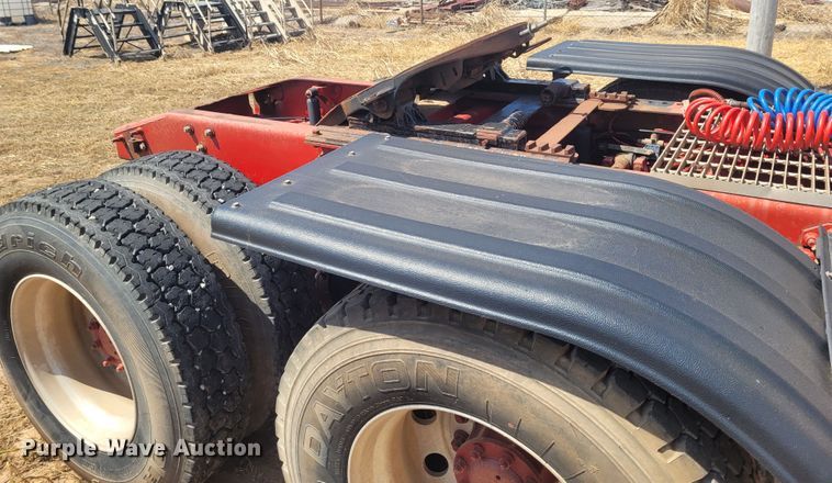 image for item FC9039 2004 Mack CX613 Vision  semi truck