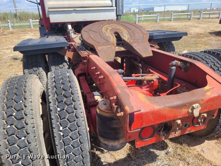 image for item FC9039 2004 Mack CX613 Vision  semi truck