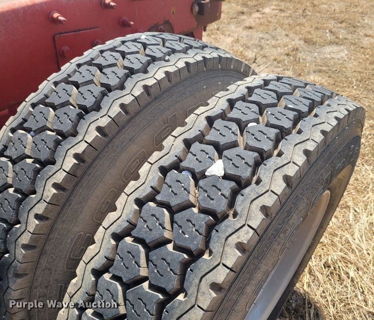 image for item FC9039 2004 Mack CX613 Vision  semi truck