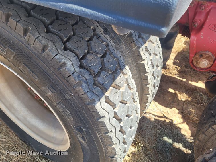 image for item FC9039 2004 Mack CX613 Vision  semi truck