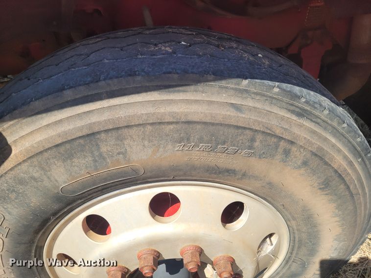 image for item FC9039 2004 Mack CX613 Vision  semi truck