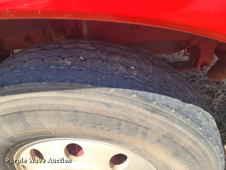 image for item FC9039 2004 Mack CX613 Vision  semi truck