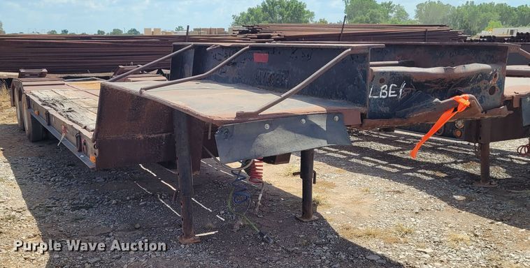 image for item FC9040 1975 Hyster  equipment trailer