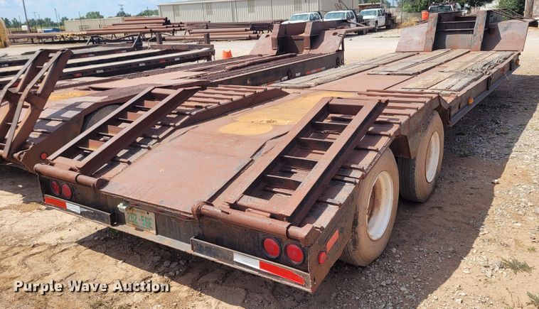 image for item FC9040 1975 Hyster  equipment trailer