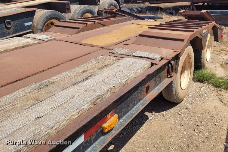 image for item FC9040 1975 Hyster  equipment trailer