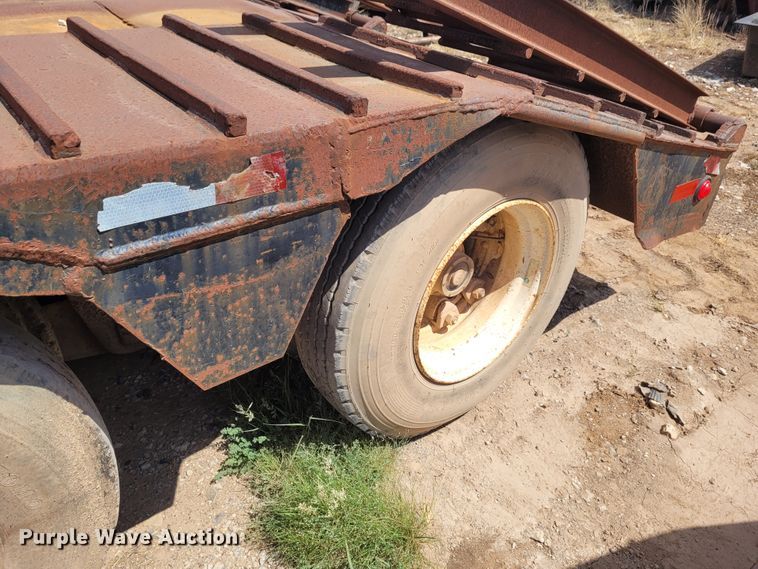 image for item FC9040 1975 Hyster  equipment trailer