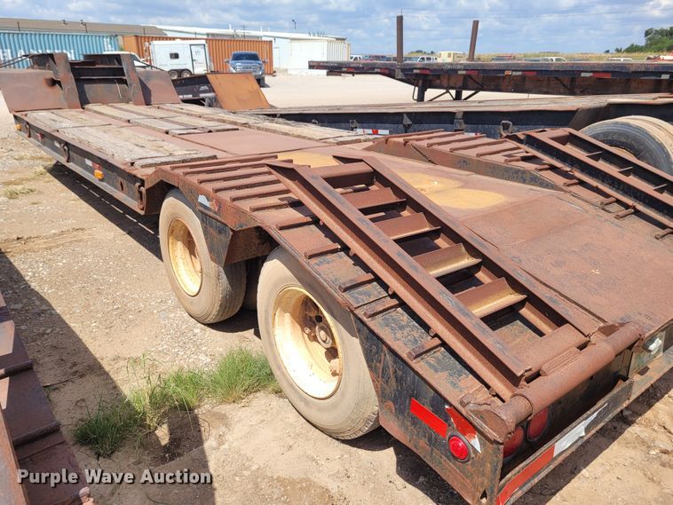 image for item FC9040 1975 Hyster  equipment trailer