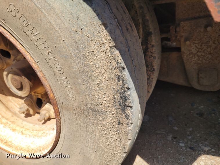 image for item FC9040 1975 Hyster  equipment trailer