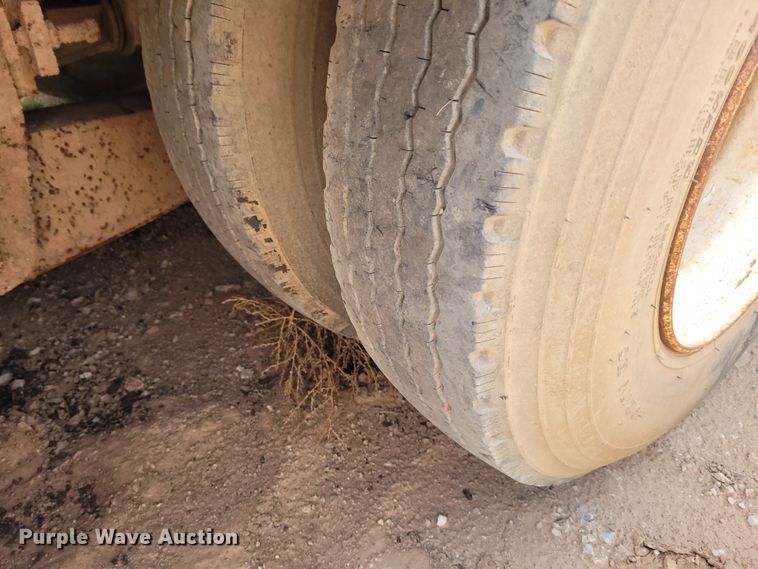 image for item FC9040 1975 Hyster  equipment trailer