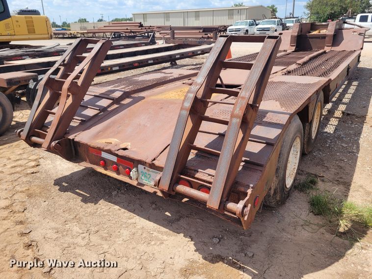 image for item FC9041 1966 Hyster  equipment trailer