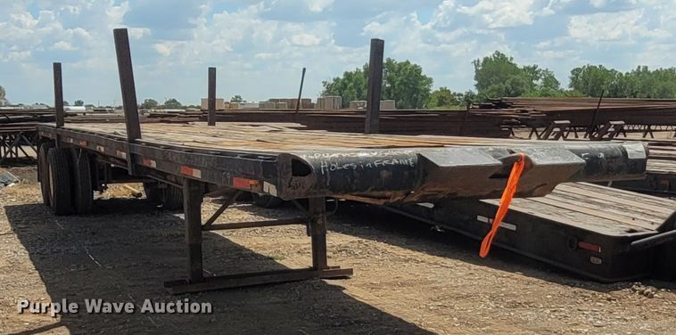 image for item FC9047 1977 Hobbs  flatbed trailer