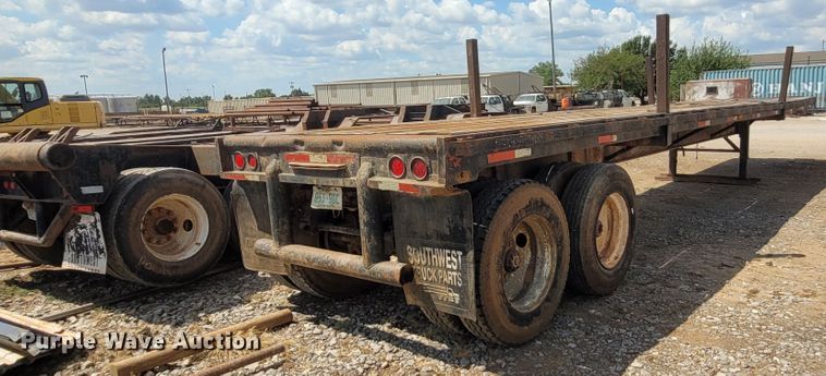 image for item FC9047 1977 Hobbs  flatbed trailer