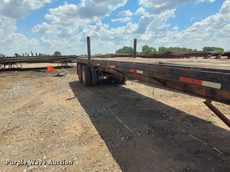 image for item FC9047 1977 Hobbs  flatbed trailer