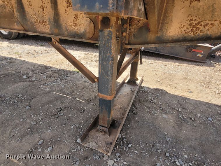 image for item FC9047 1977 Hobbs  flatbed trailer