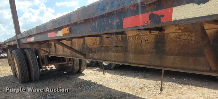 image for item FC9047 1977 Hobbs  flatbed trailer