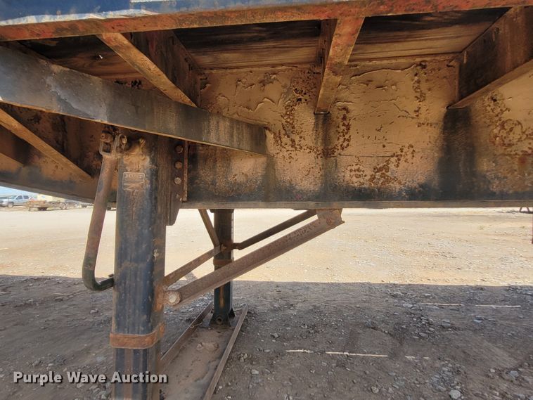 image for item FC9047 1977 Hobbs  flatbed trailer