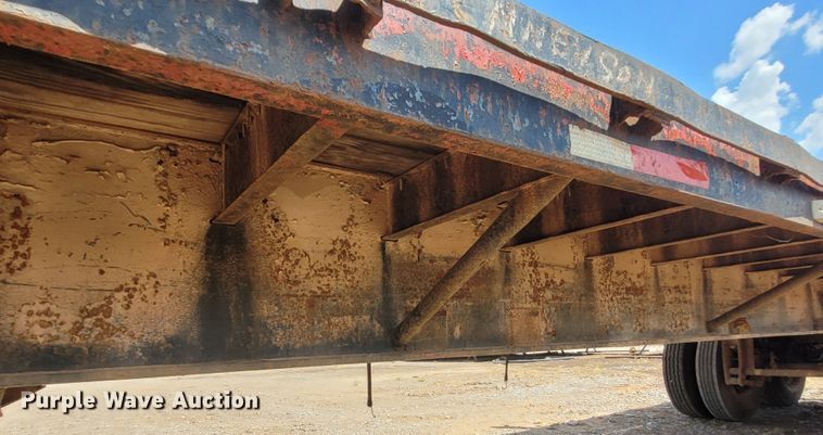 image for item FC9047 1977 Hobbs  flatbed trailer