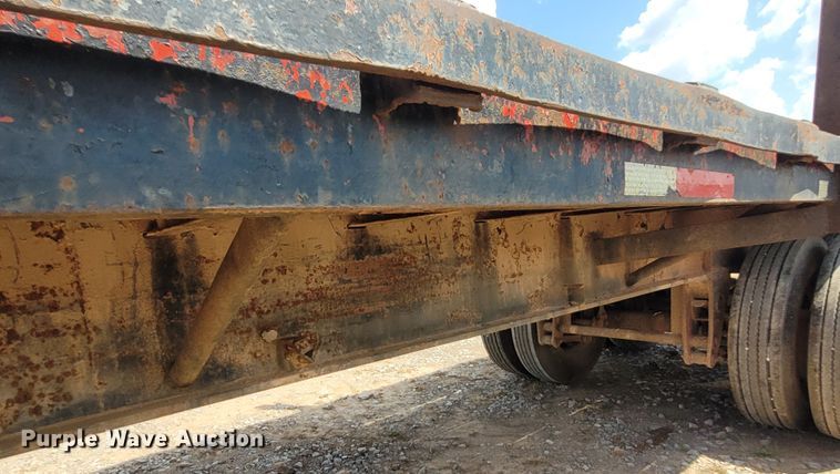 image for item FC9047 1977 Hobbs  flatbed trailer
