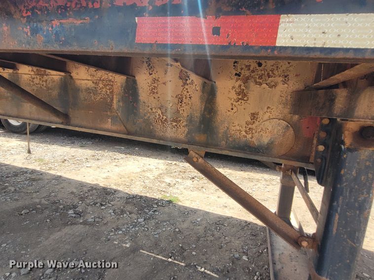 image for item FC9047 1977 Hobbs  flatbed trailer