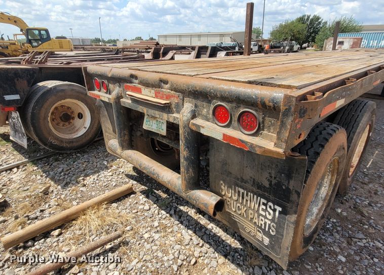 image for item FC9047 1977 Hobbs  flatbed trailer