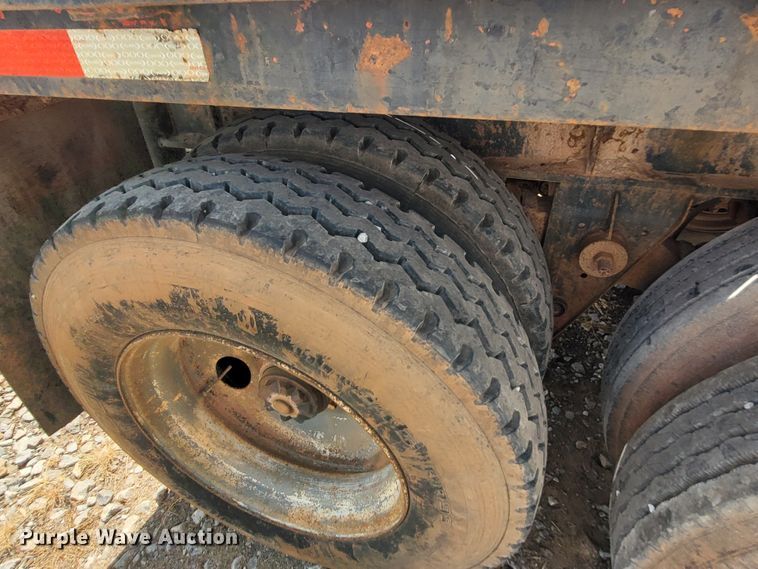 image for item FC9047 1977 Hobbs  flatbed trailer