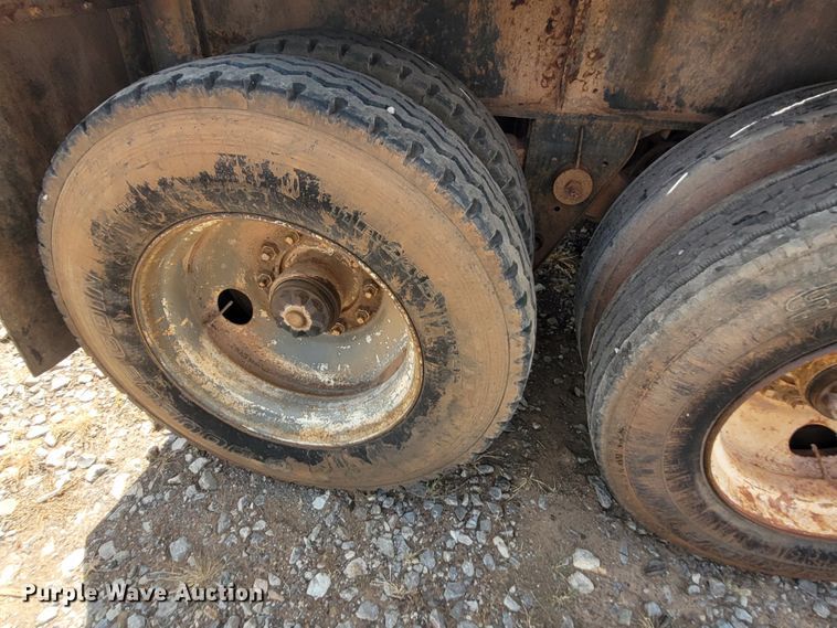 image for item FC9047 1977 Hobbs  flatbed trailer