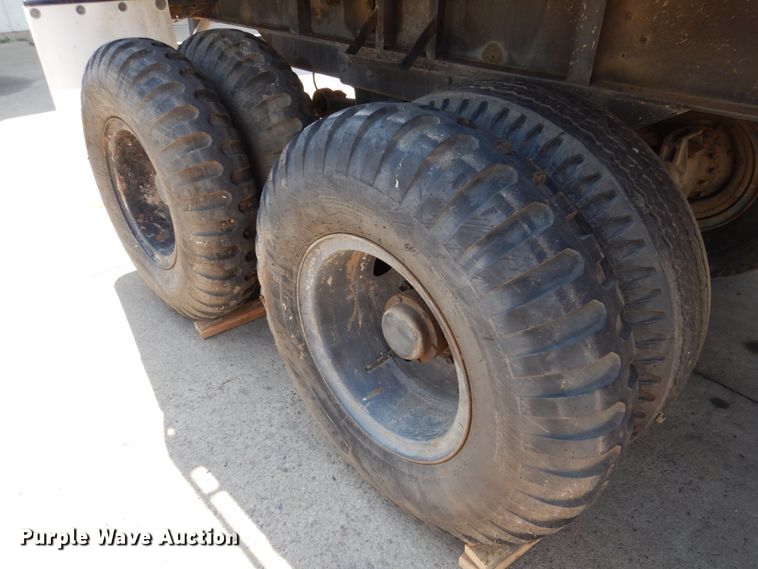 image for item FR9590 1975 KFMS  flatbed trailer