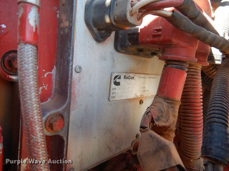 image for item HC9202 2004 Kenworth W900  semi truck