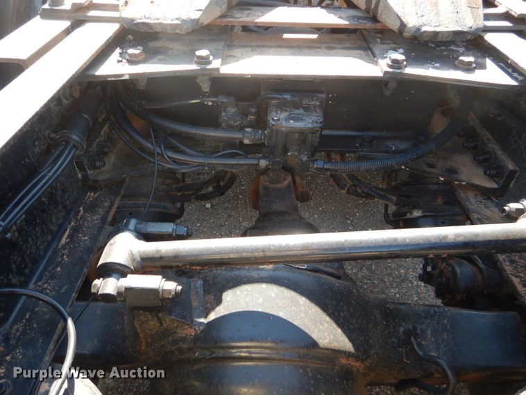 image for item HC9202 2004 Kenworth W900  semi truck