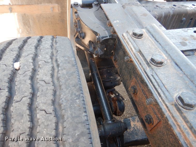 image for item HC9202 2004 Kenworth W900  semi truck