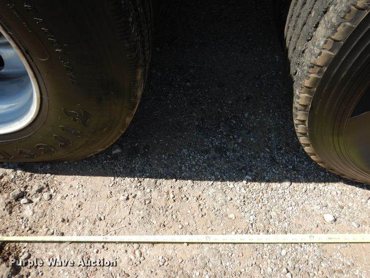 image for item HC9202 2004 Kenworth W900  semi truck