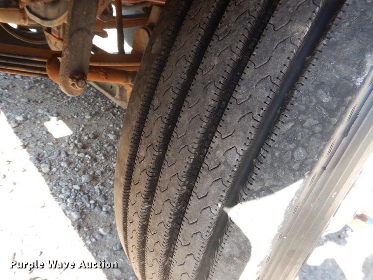 image for item HC9202 2004 Kenworth W900  semi truck