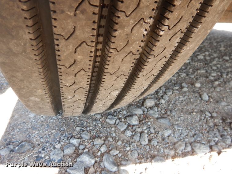 image for item HC9202 2004 Kenworth W900  semi truck