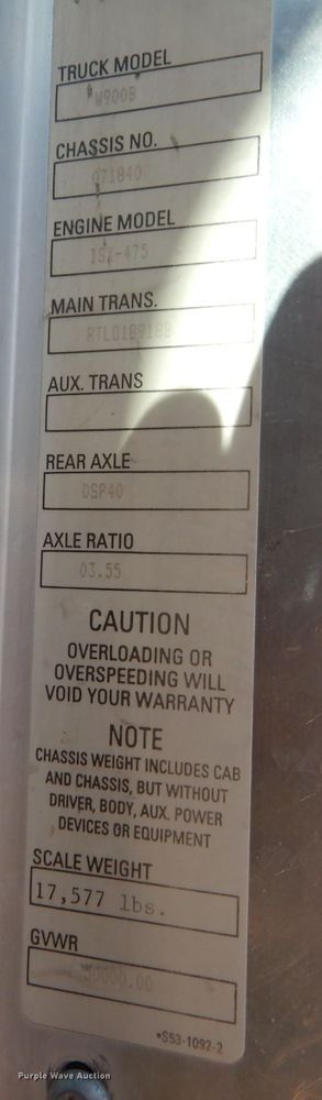 image for item HC9202 2004 Kenworth W900  semi truck