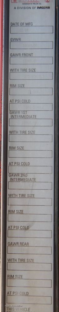 image for item HC9202 2004 Kenworth W900  semi truck