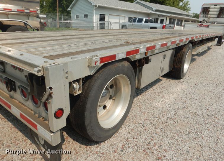 image for item HU9279 2013 Wilson AD 1080  drop deck trailer