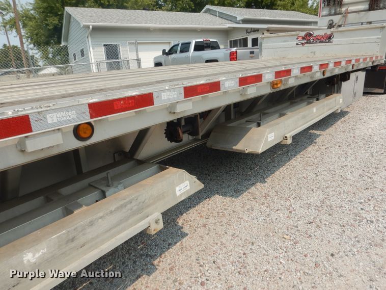 image for item HU9279 2013 Wilson AD 1080  drop deck trailer