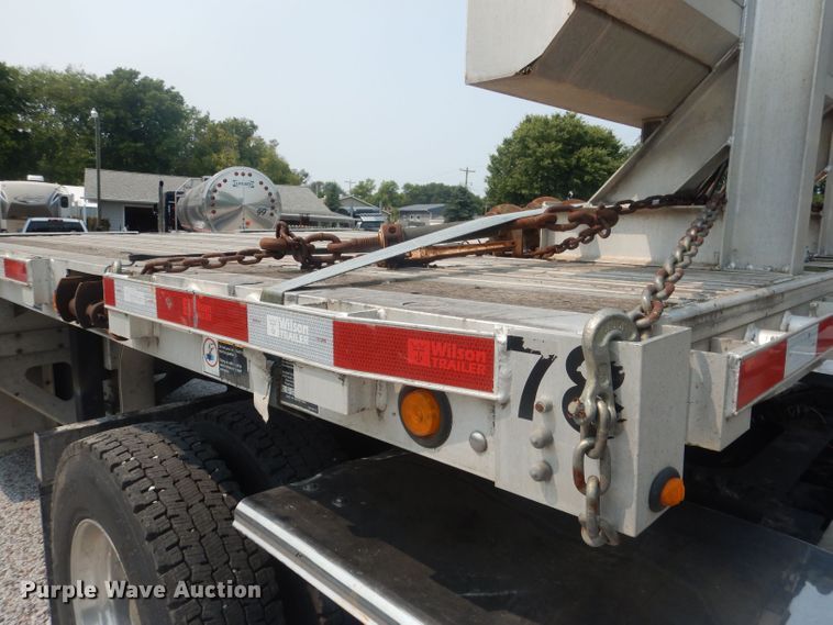 image for item HU9279 2013 Wilson AD 1080  drop deck trailer