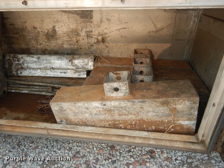 image for item HU9279 2013 Wilson AD 1080  drop deck trailer